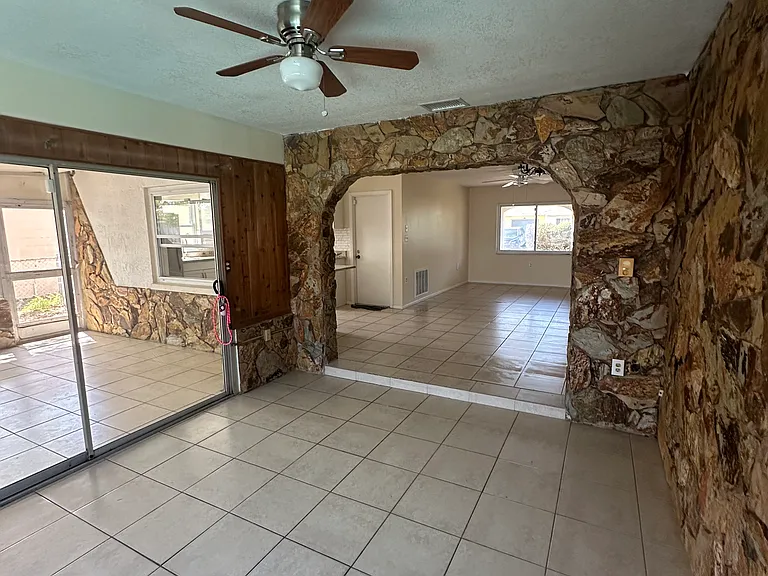 9828 Woodstock Ln — Photo 8