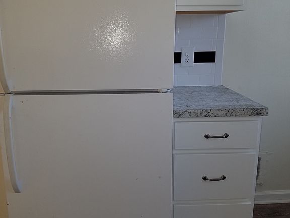 3rd image of 1342 Thornwood Pl APT D