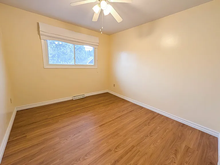 127 Westwood Cres #1 — Photo 14