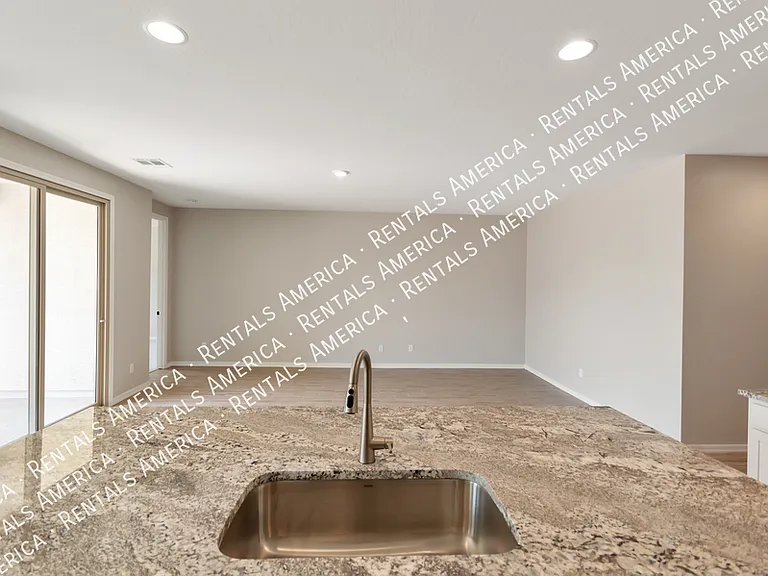 36033 W San Clemente Ave — Photo 6