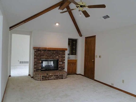 2nd image of 4404 Barwyn Ln