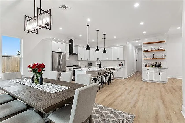 286 Lowe St — Photo 8