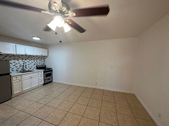 4th image of 1040 E Fairmount Ave APT 6