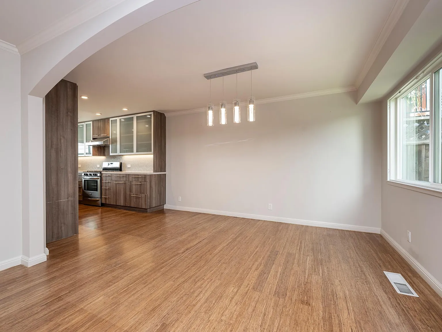 2 bed, 1000 sqft, $6,000 — Photo 4