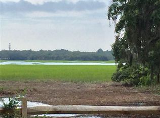 19 Indian Hill Ln, Hilton Head Island, SC 29926
