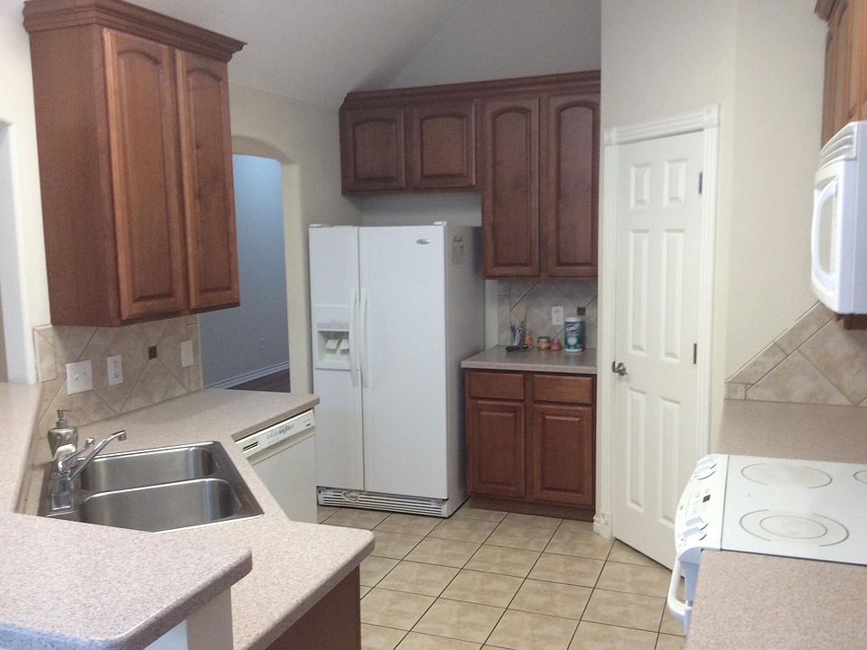 1st image of 3822 Dresden Ln