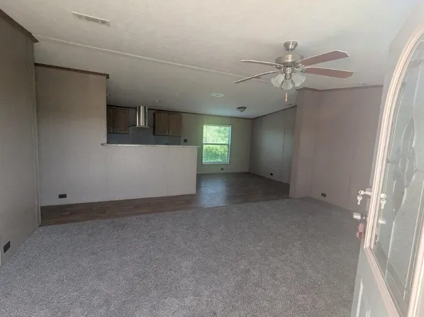 104 Grace Ln, Corsicana, TX 75110