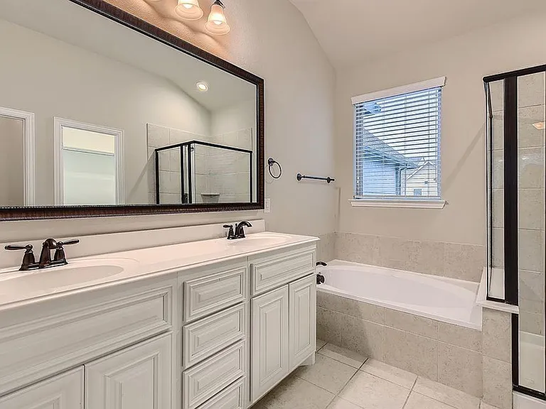 4113 Broadway Ave — Photo 15