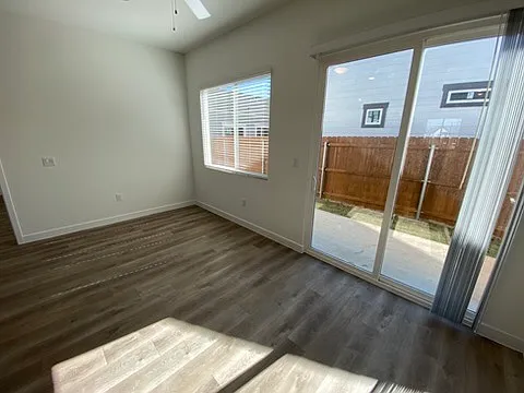 Falcon Ln — Photo 10