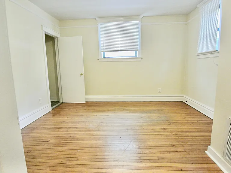 3801 N Lakewood Ave #GDN — Photo 4
