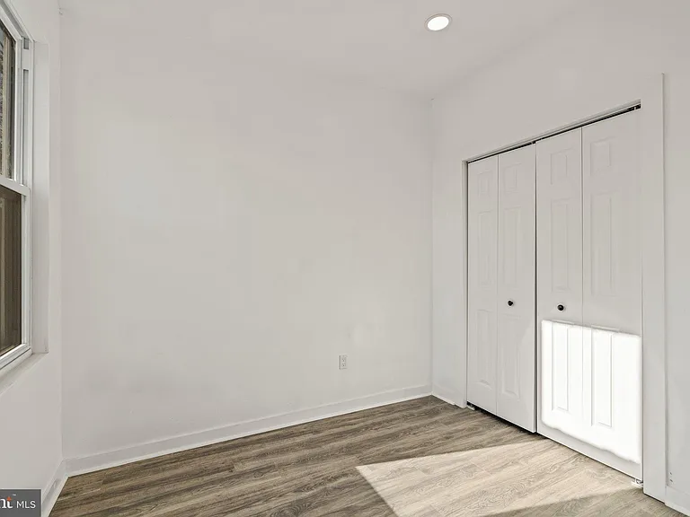 1332 W Toronto St #B — Photo 3