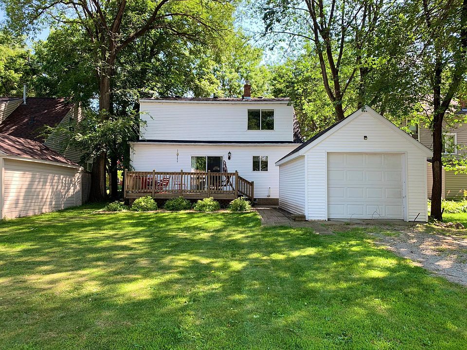 2nd image of 945 9th Ave SE