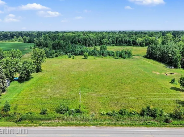 10 Lapeer Rd, Smiths Creek, MI 48074