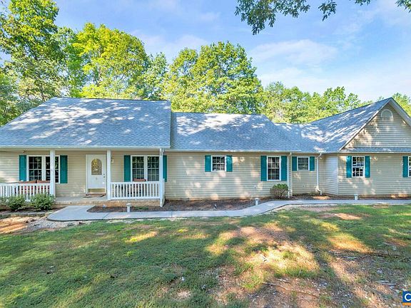 3rd image of 704 Fox Hollow Ln