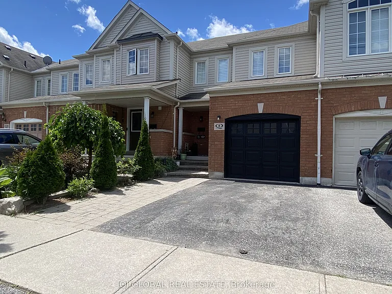 8 Bonello Cres — Photo 2