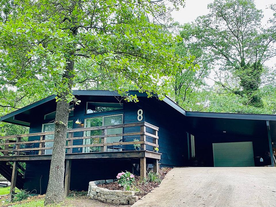 1st image of 8 Tamworth Cir