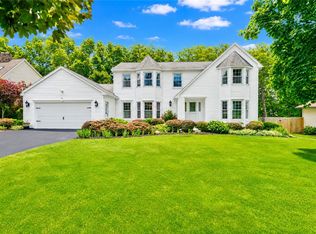 75 County Clare Cres, Fairport, NY 14450