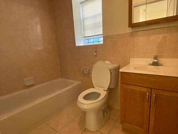 5th image of 141 S 15th St Floor 1