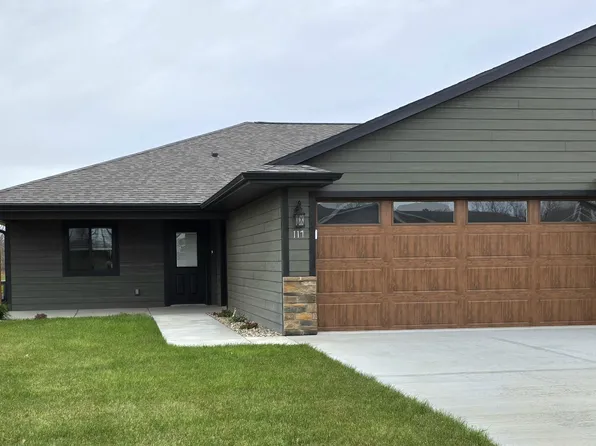 119 N Fairway St, Howard, SD 57349