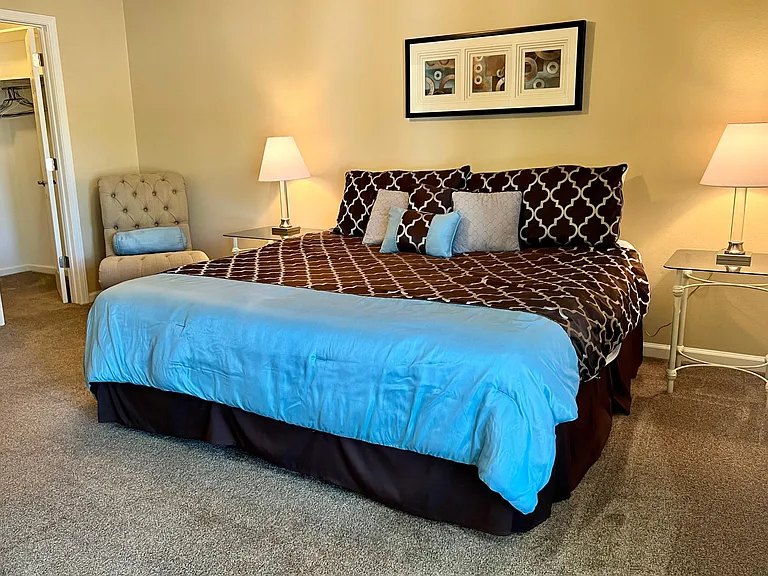 523 Garden Ct — Photo 7