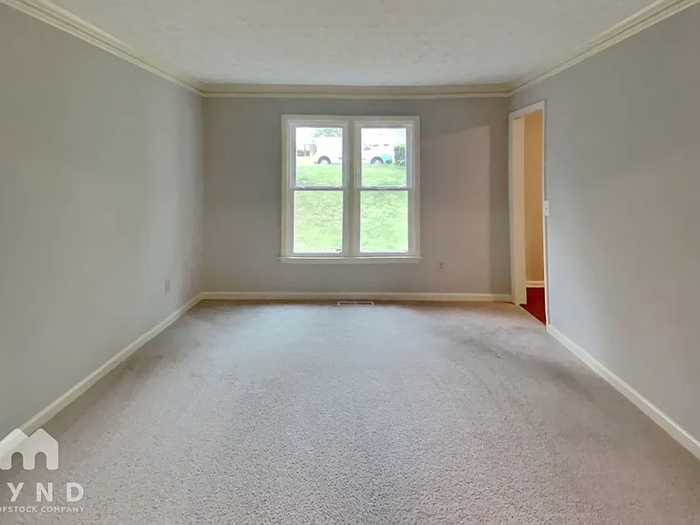 4915 Willow Ln — Photo 7
