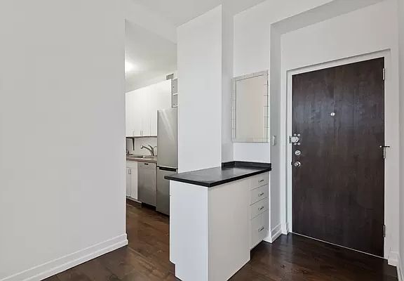 5th image of 3 Hanover Sq APT 15J