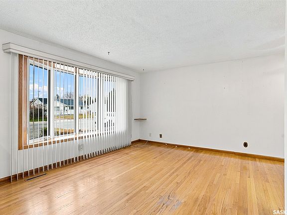 5th image of 2711 Rusholme Road