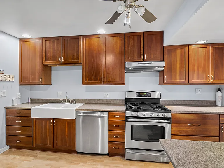 1140 Sunnyslope Dr — Photo 13