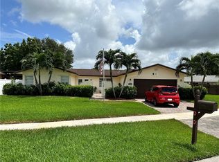 8311 SW 26th Pl, Davie, FL 33328