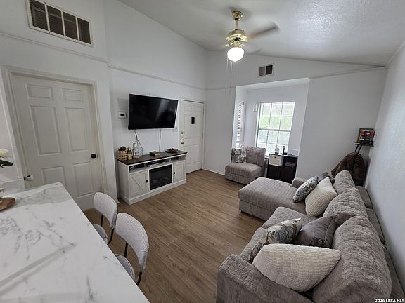 4th image of 4803 Hamilton Wolfe #310