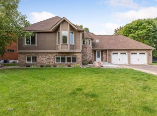 9025 Ashley Ter, Minneapolis, MN 55443
