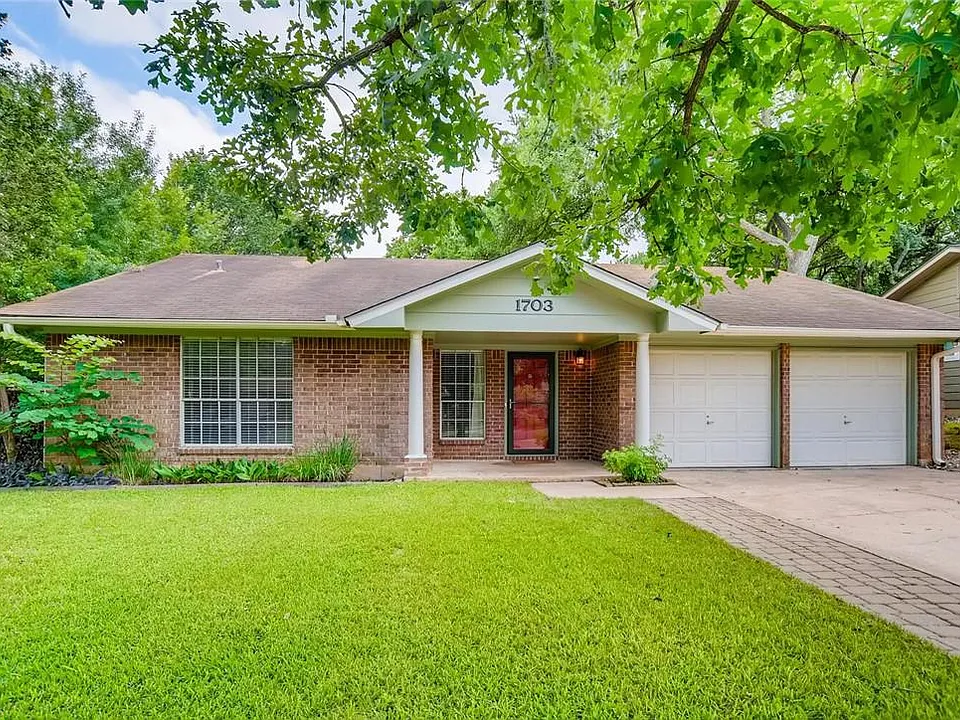 1703 Cannonwood Ln