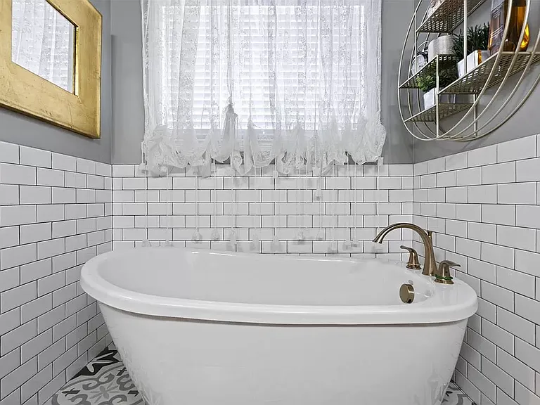 2606 Avondale Dr — Photo 10