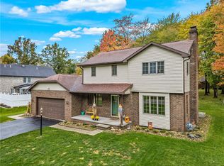3213 Greentree Cir, New Castle, PA 16105