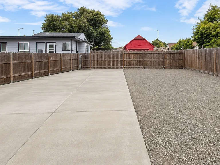 24488 Mohr Dr — Photo 34