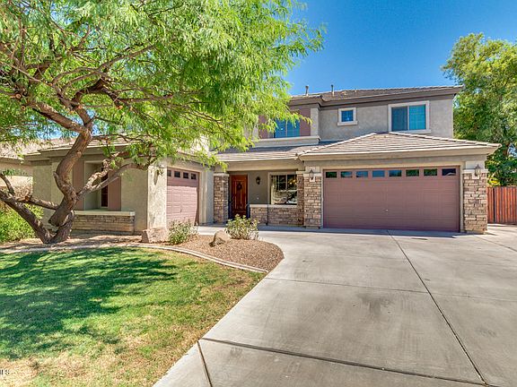 3rd image of 44555 W Garden Ln
