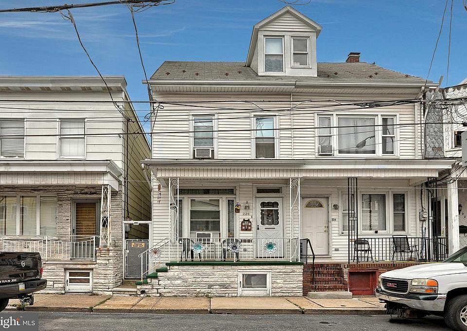 1st image of 226 S Jardin St