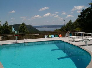 923 Sierra Vista Ln, Valley Cottage, NY 10989