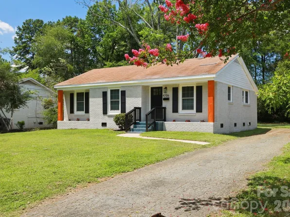 4706 Brooktree Dr, Charlotte, NC 28208