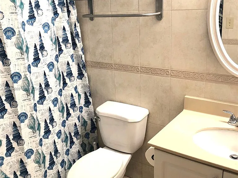 19201 Collins Ave #823 — Photo 9