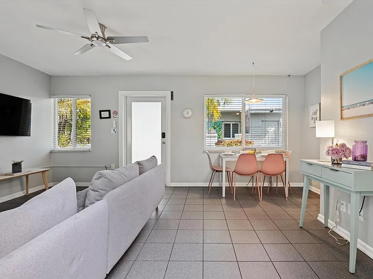 1123 NE 14th Ave #2 — Photo 8