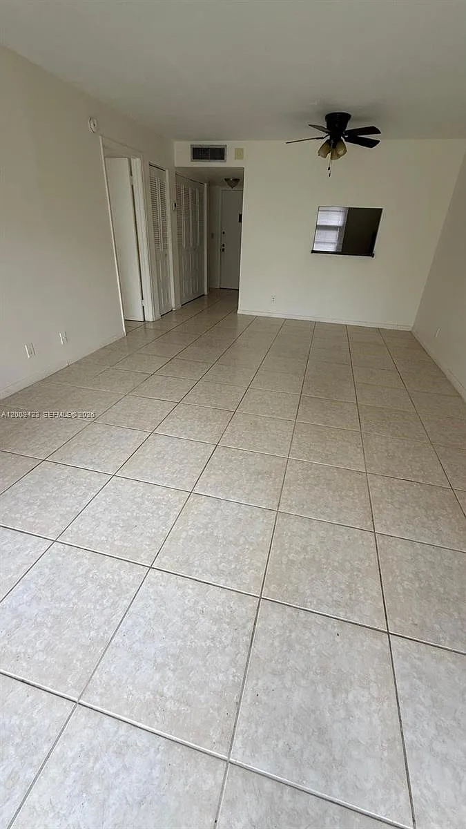 Building Photo - 3774 Inverrary Blvd #105P