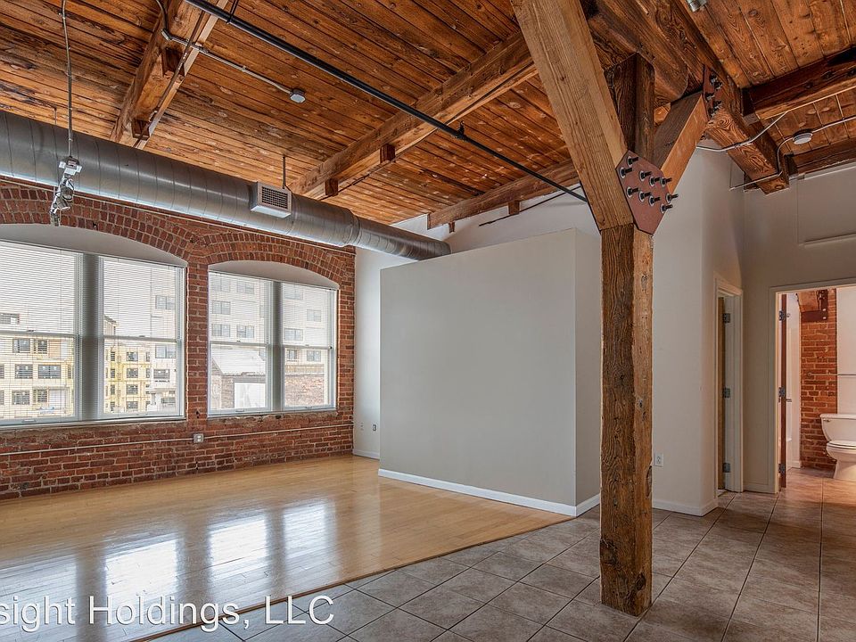 1st image of 2820 Detroit Ave #2820