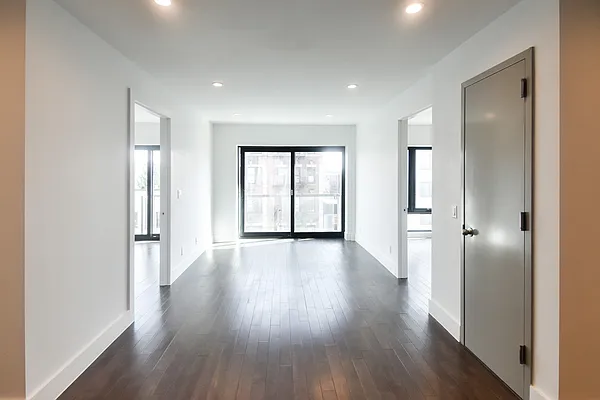 Rented by The Agency | media 33