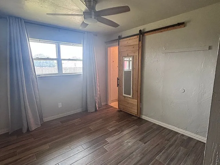 1434 Princeton Cir — Photo 11
