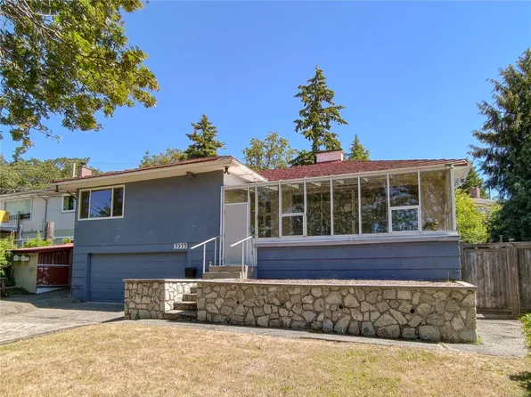 3933 Saanich Rd, Saanich, BC V8X 1Y7