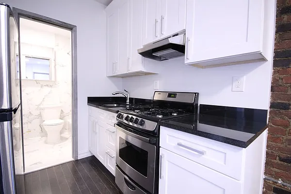 Rented by Dynamik Realty | media 14