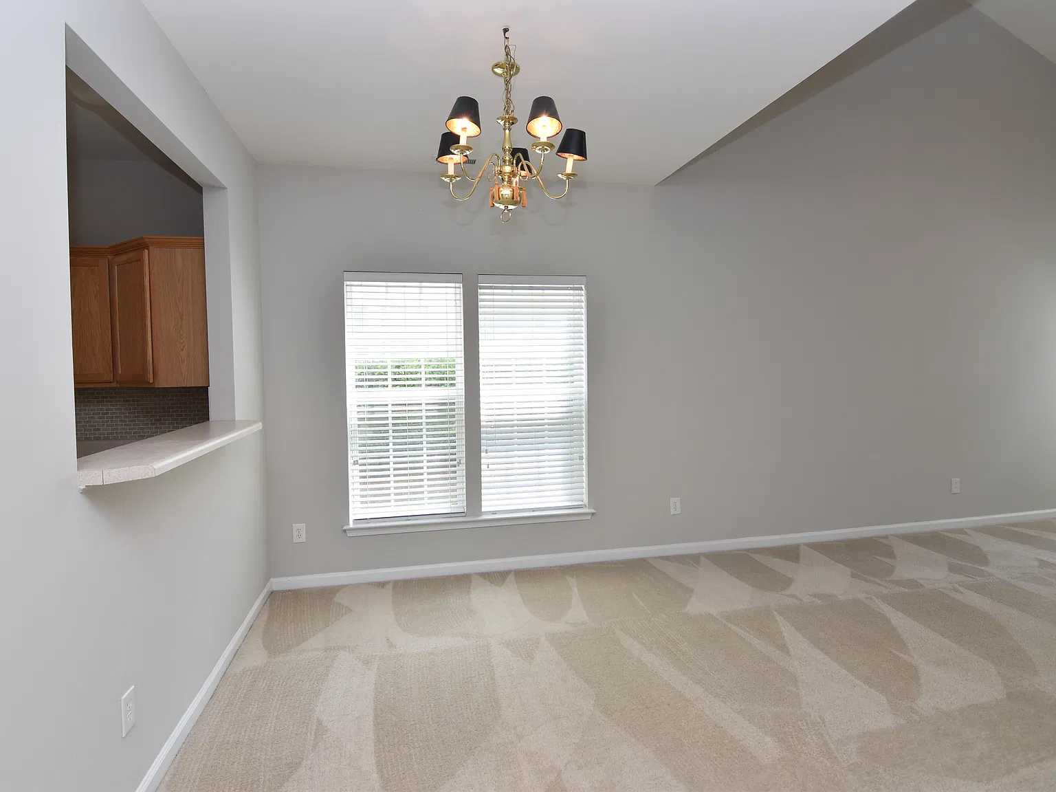 3 bed, 2.5 bath, 2100 sqft, $2,200 — Photo 4