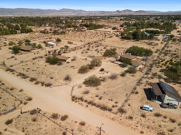 4th image of 604 N Rebel Rd