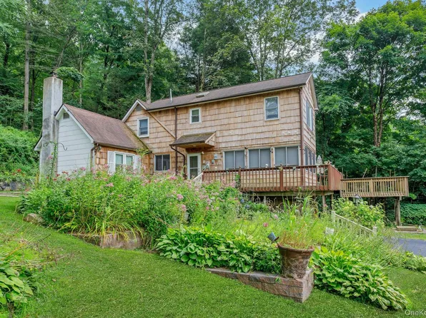 934 Peekskill Hollow Road, Carmel, NY 10579